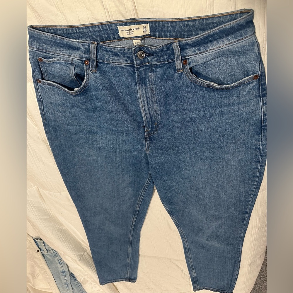 Abercrombie The Skinny High Jean NWOT